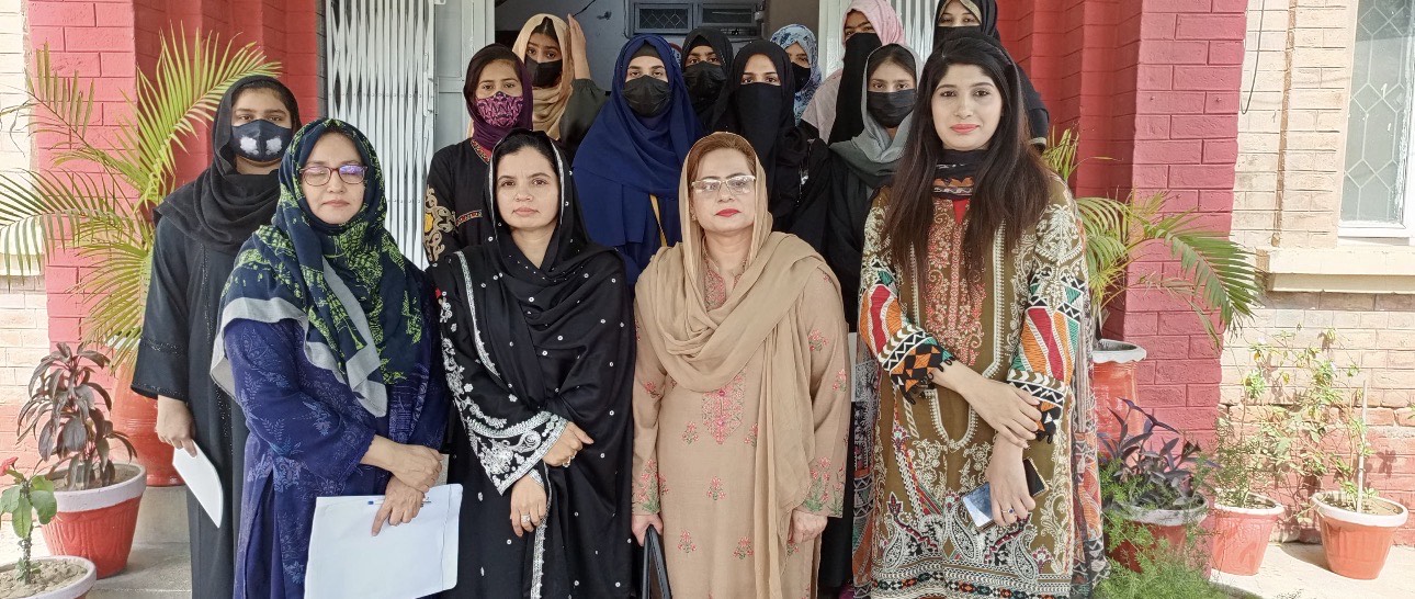 Session on Grooming and Personality Development for the females in Sanat Zar